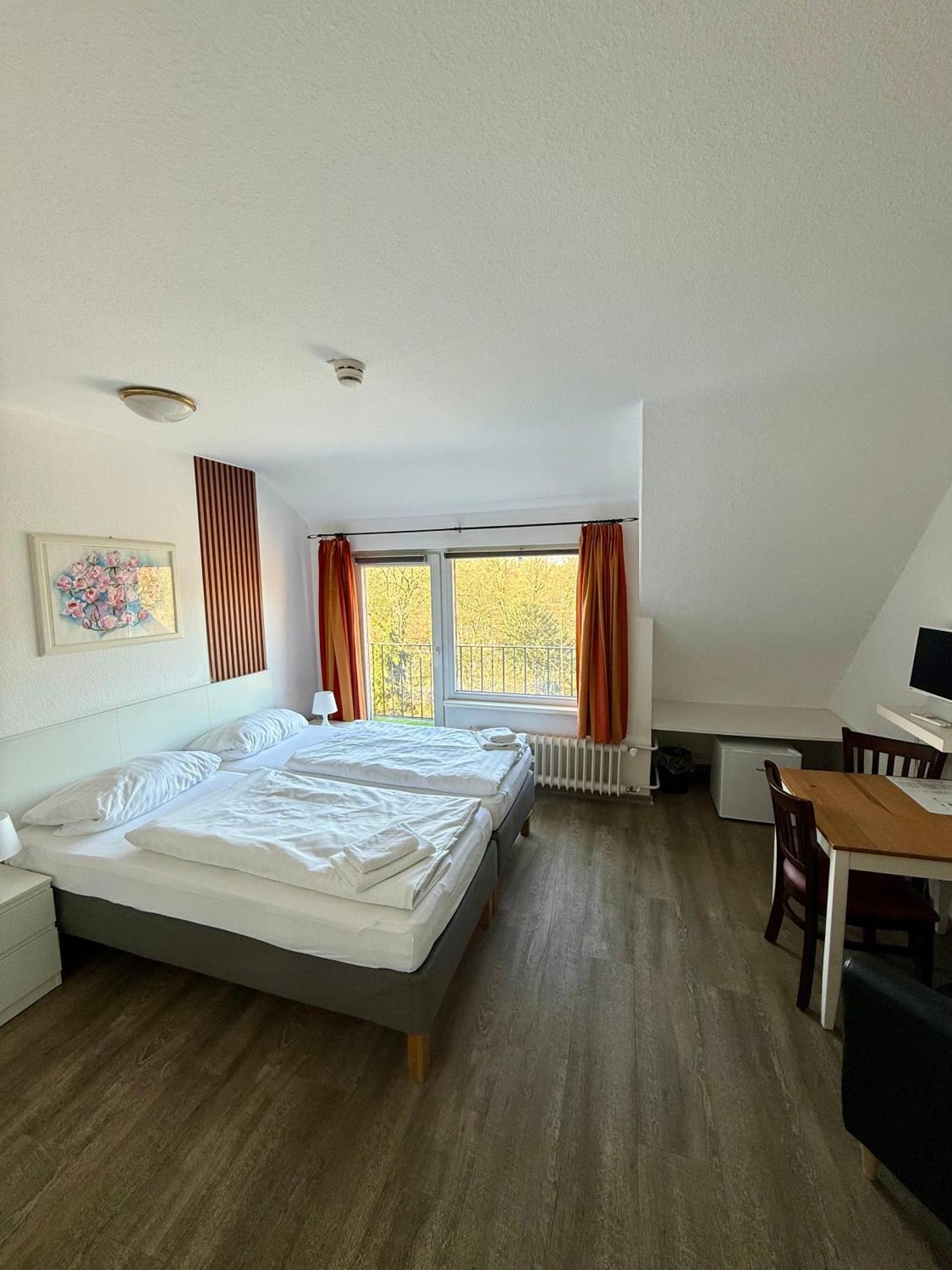 Hotel Am Park Брауншвейг Экстерьер фото